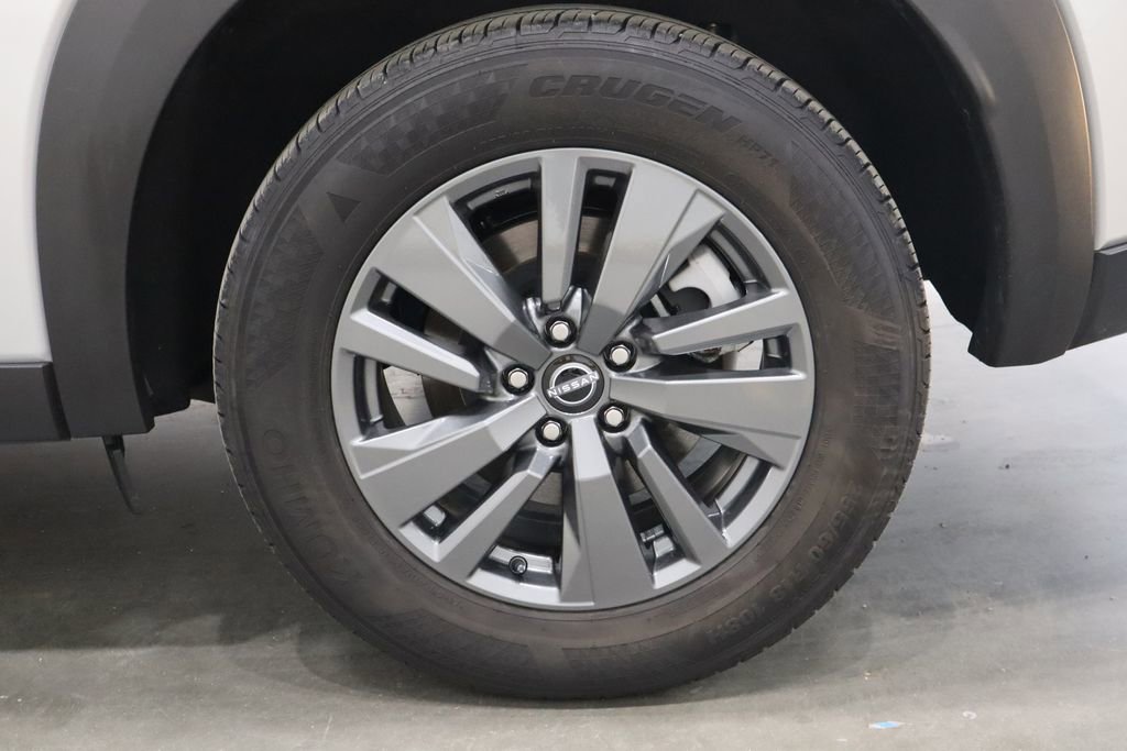 Used 2024 Nissan Pathfinder SV image 44