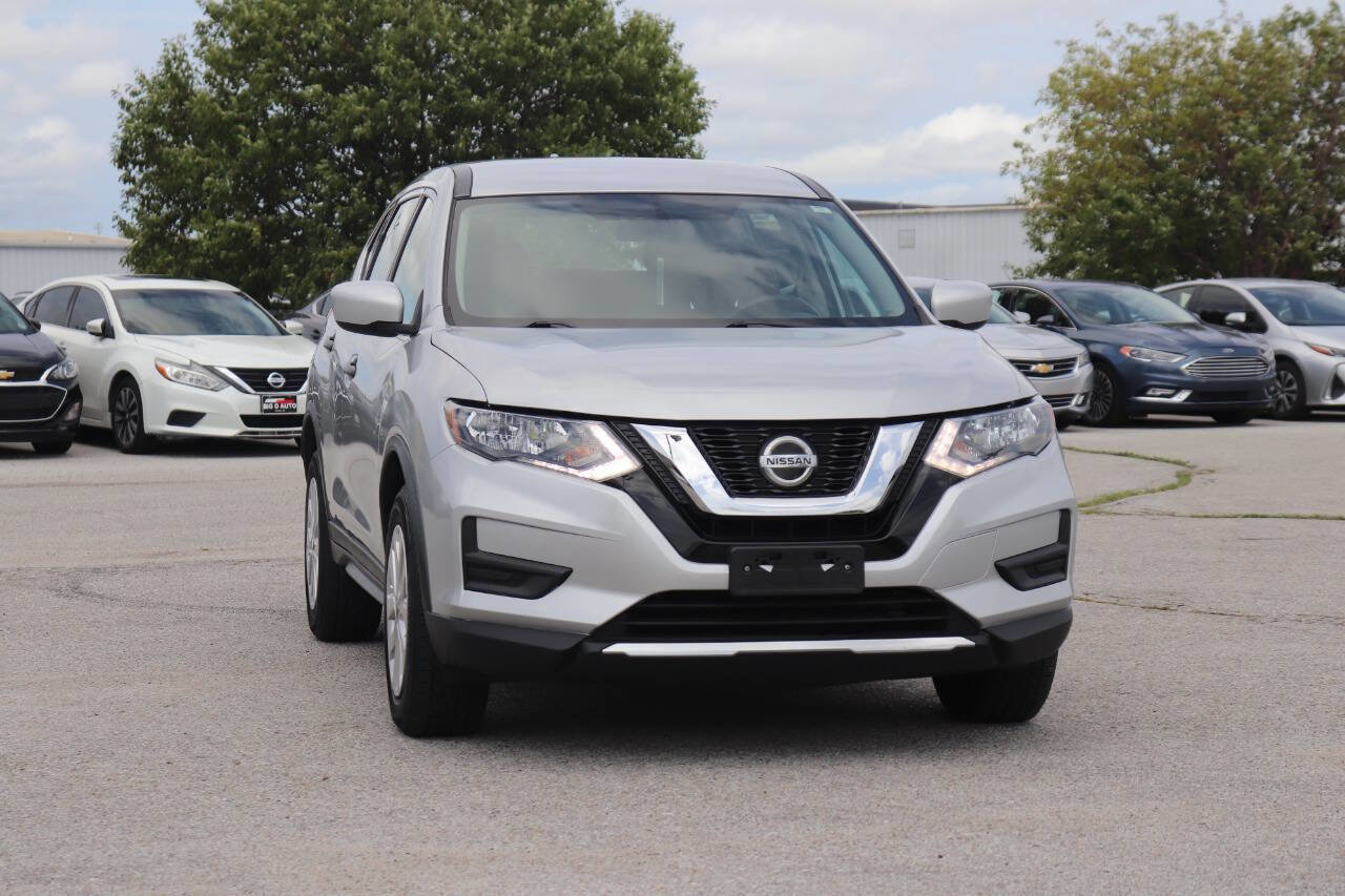 Used 2018 Nissan Rogue S image 4