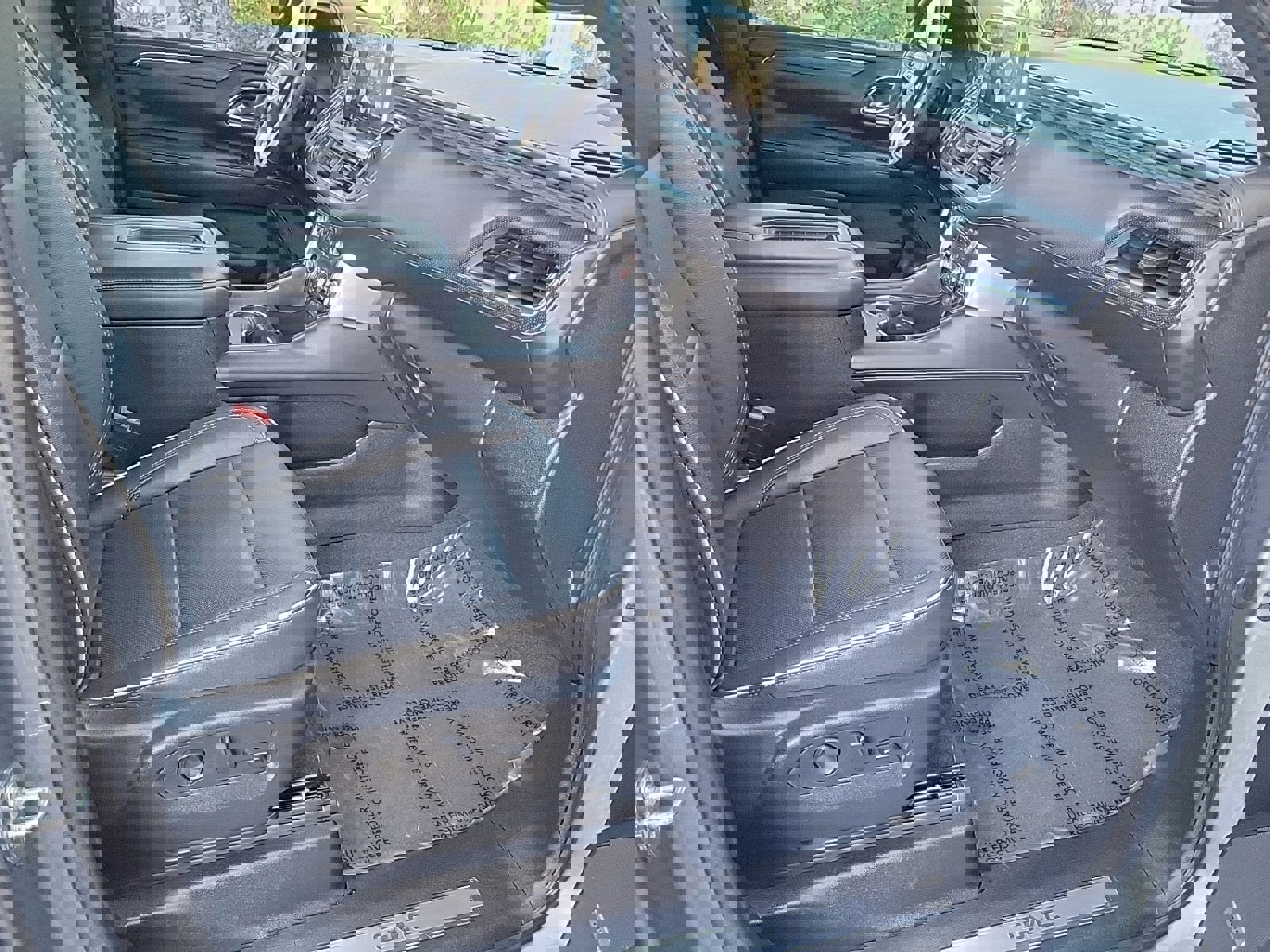 Used 2021 GMC Yukon XL SLT w/ Rear Media and Nav Package image 13