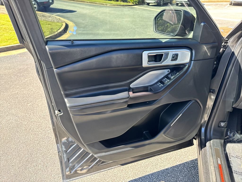 Used 2020 Ford Explorer ST w/ Premium Technology Package image 12