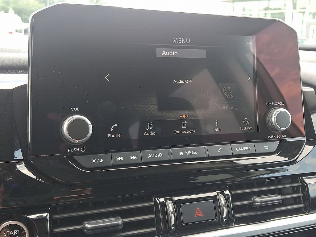 Used 2024 Nissan Pathfinder SV FWD image 16