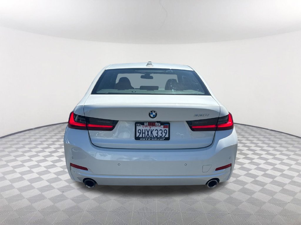 Used 2023 BMW 330i Sedan w/ Convenience Package RWD image 5