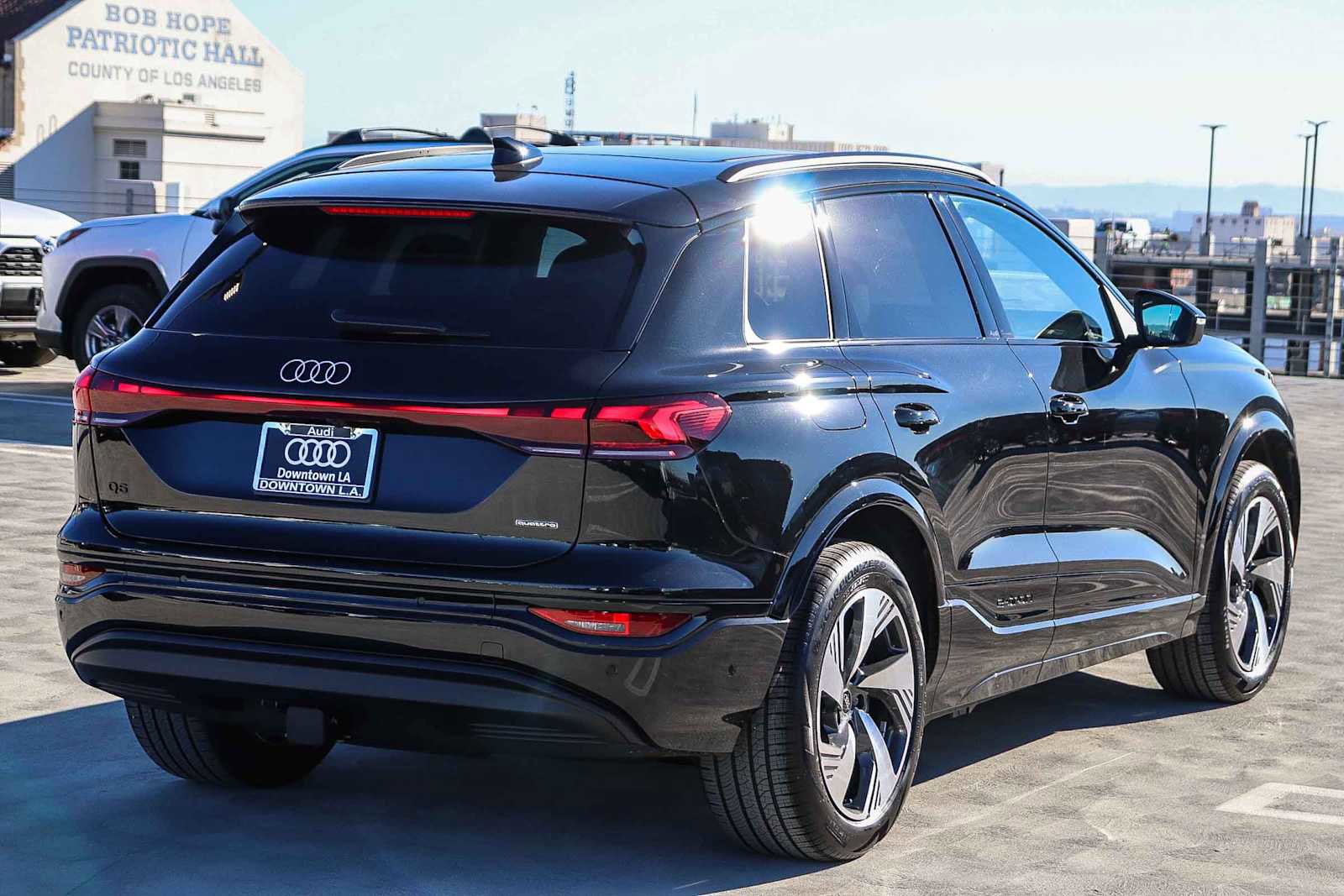 New 2025 Audi Q6 e-tron Premium AWD/4WD image 4