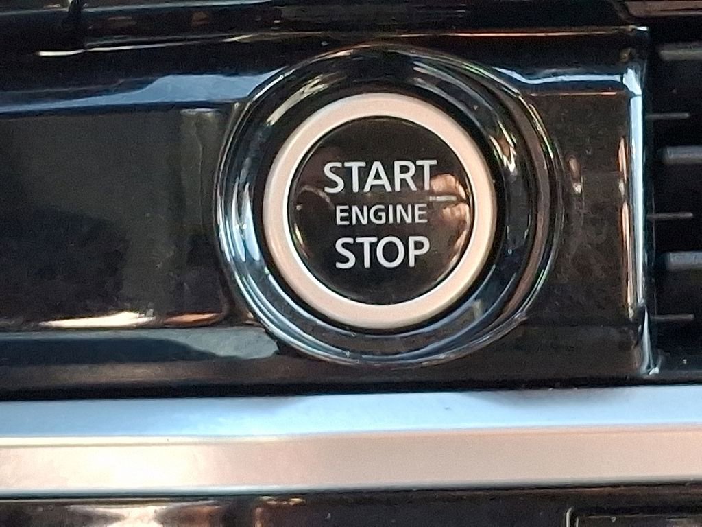 Used 2022 Nissan Pathfinder SL image 24