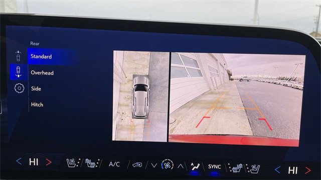 Used 2024 Chevrolet Traverse RS image 17