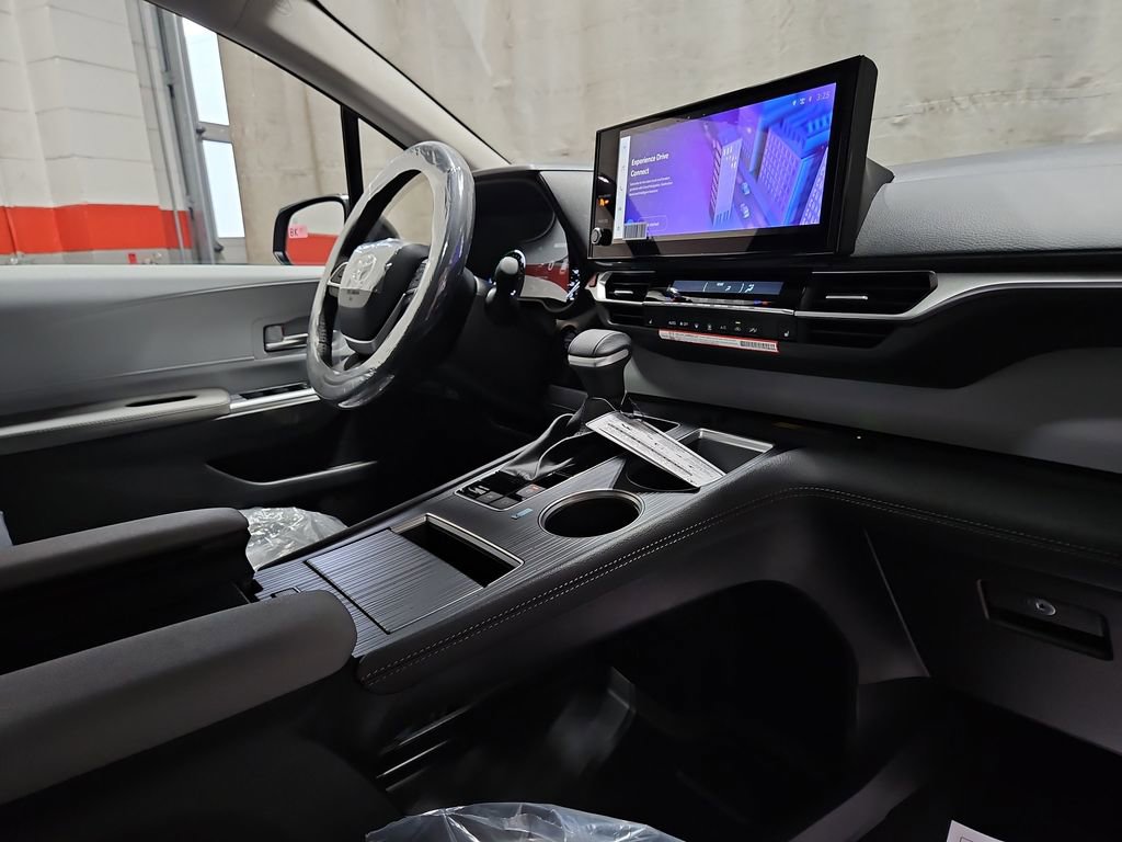 New 2026 Toyota Sienna XLE image 29