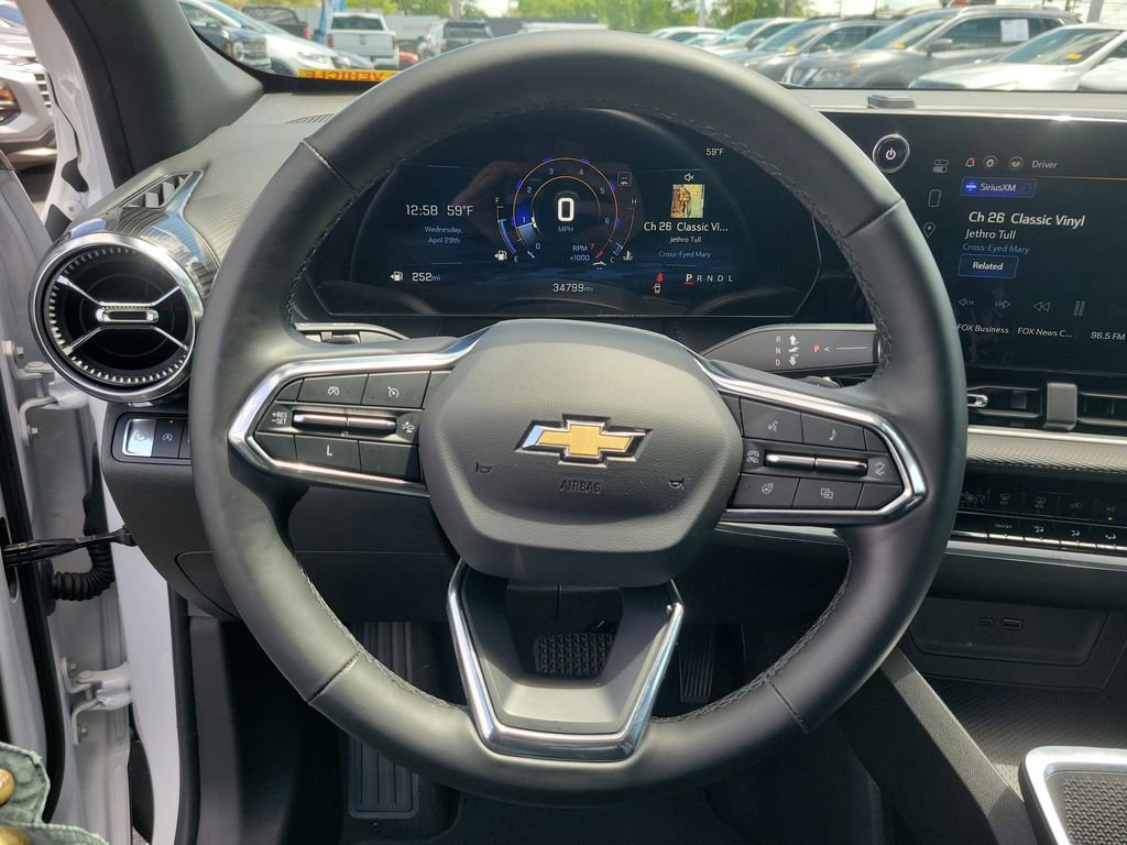 Used 2025 Chevrolet Equinox LT FWD image 23