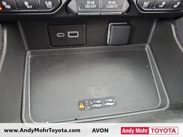 Used 2024 GMC Yukon SLT image 24