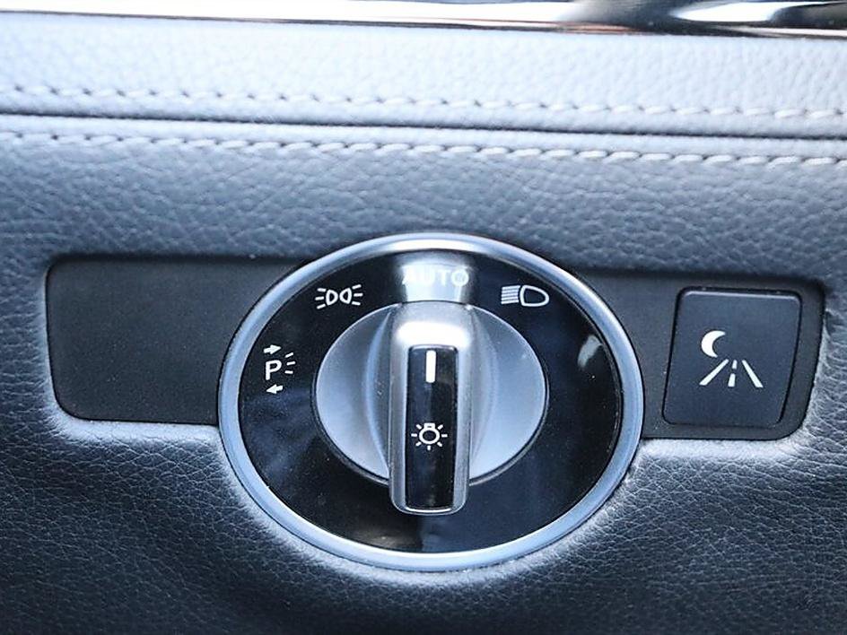 Used 2015 Mercedes-Benz SL 550 image 60