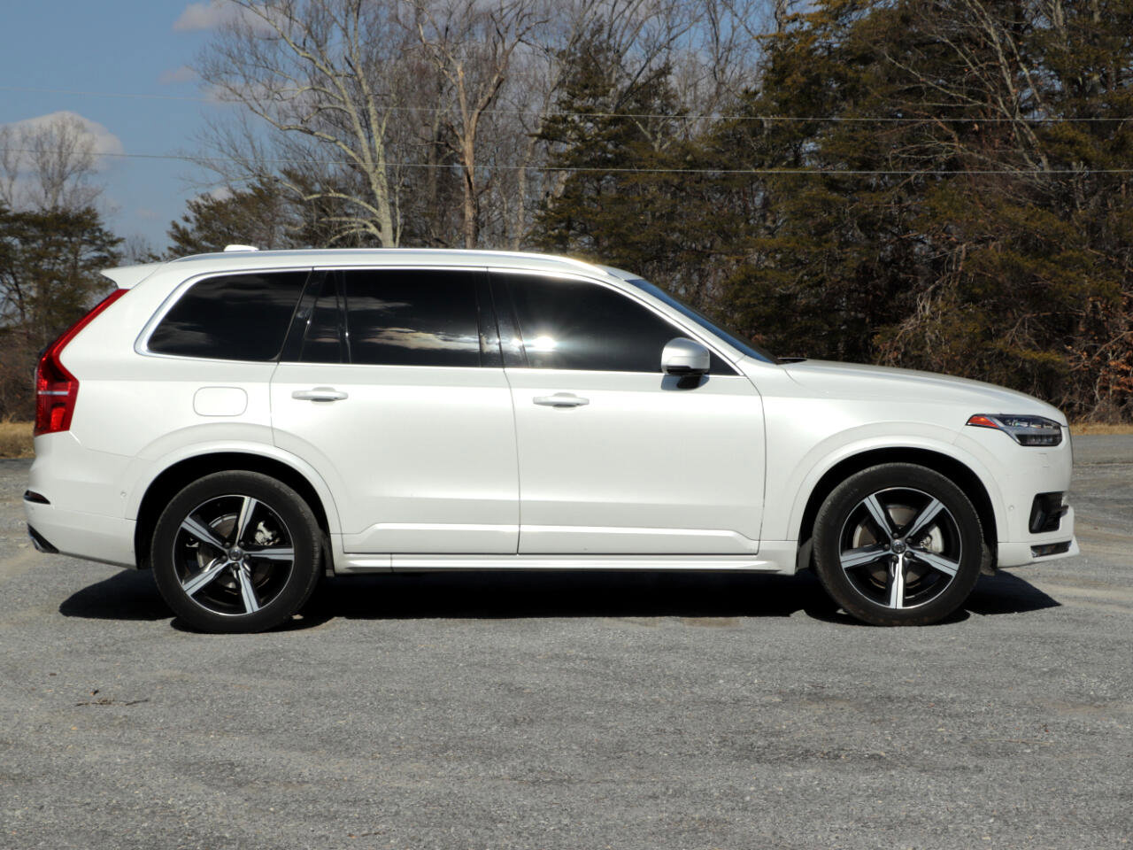 Used 2019 Volvo XC90 T6 R-Design w/ Advanced Package image 3