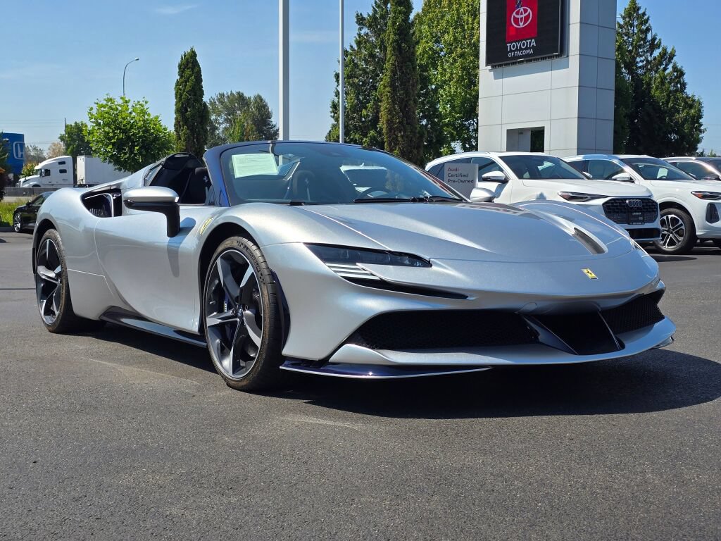 Used 2022 Ferrari SF90 Spider AWD/4WD image 8