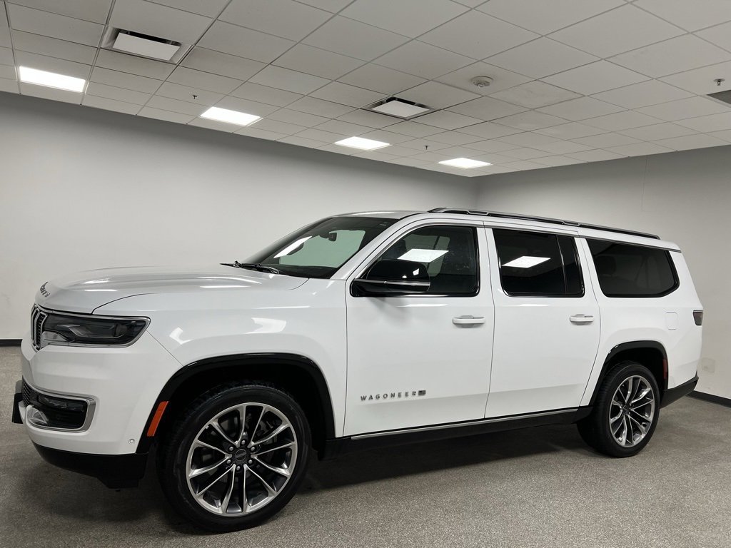 Used 2023 Jeep Wagoneer L Series III w/ Premium Group I image 7