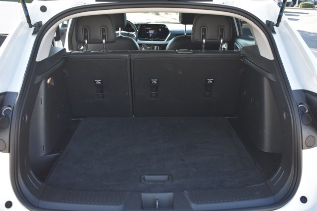 Used 2025 Chevrolet Trax LT w/ LT Convenience Package FWD image 17