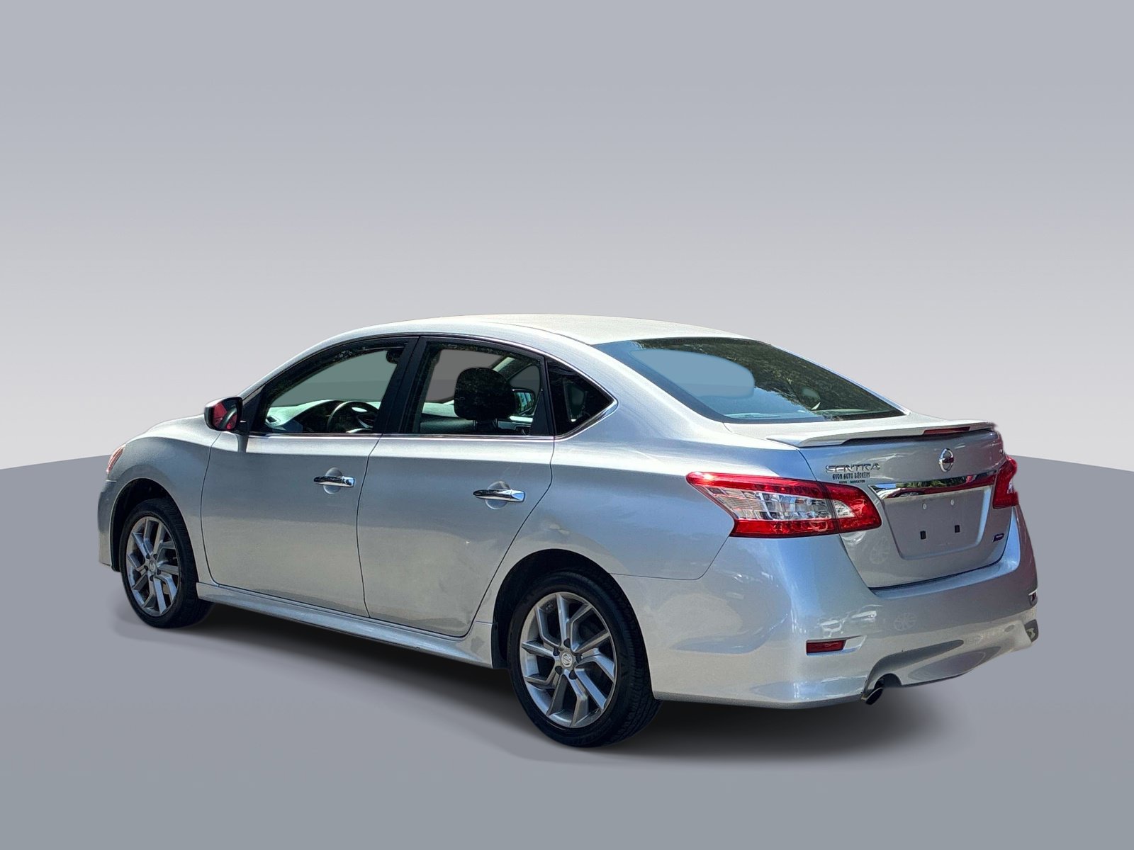 Used 2014 Nissan Sentra SR w/ Electronics Package FWD image 5