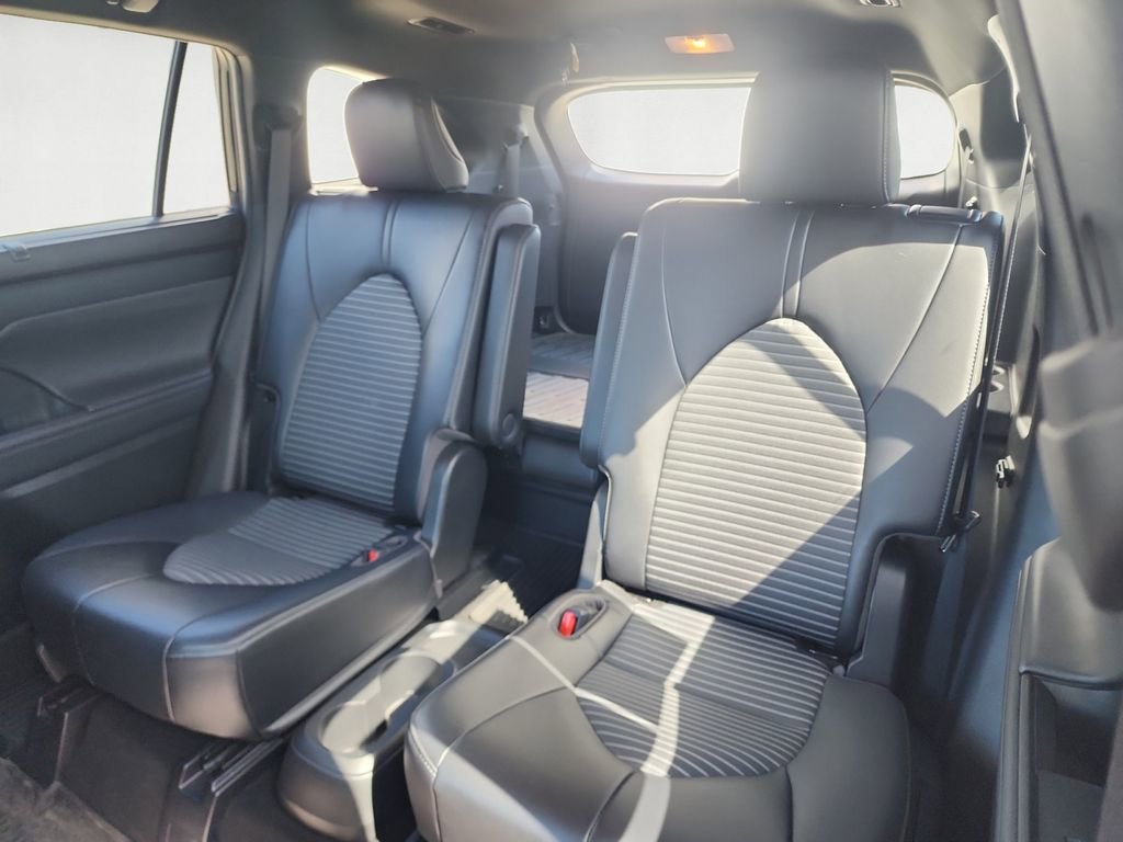 Used 2022 Toyota Highlander XSE image 13