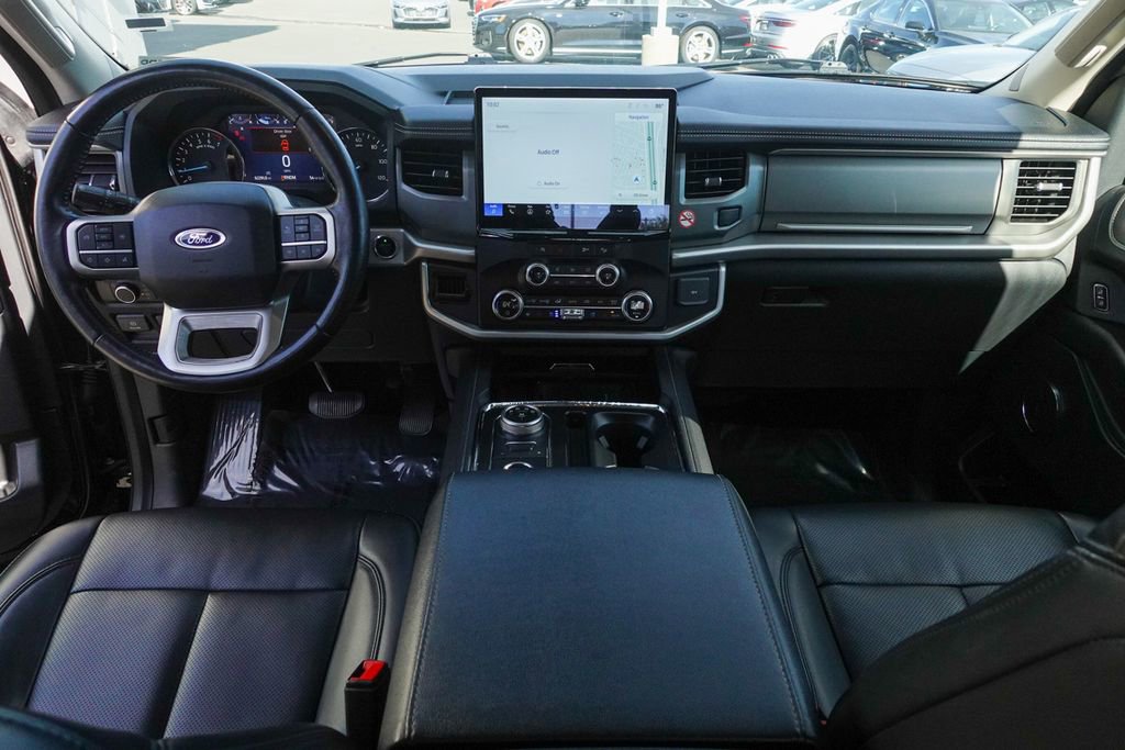 Used 2024 Ford Expedition XLT image 26