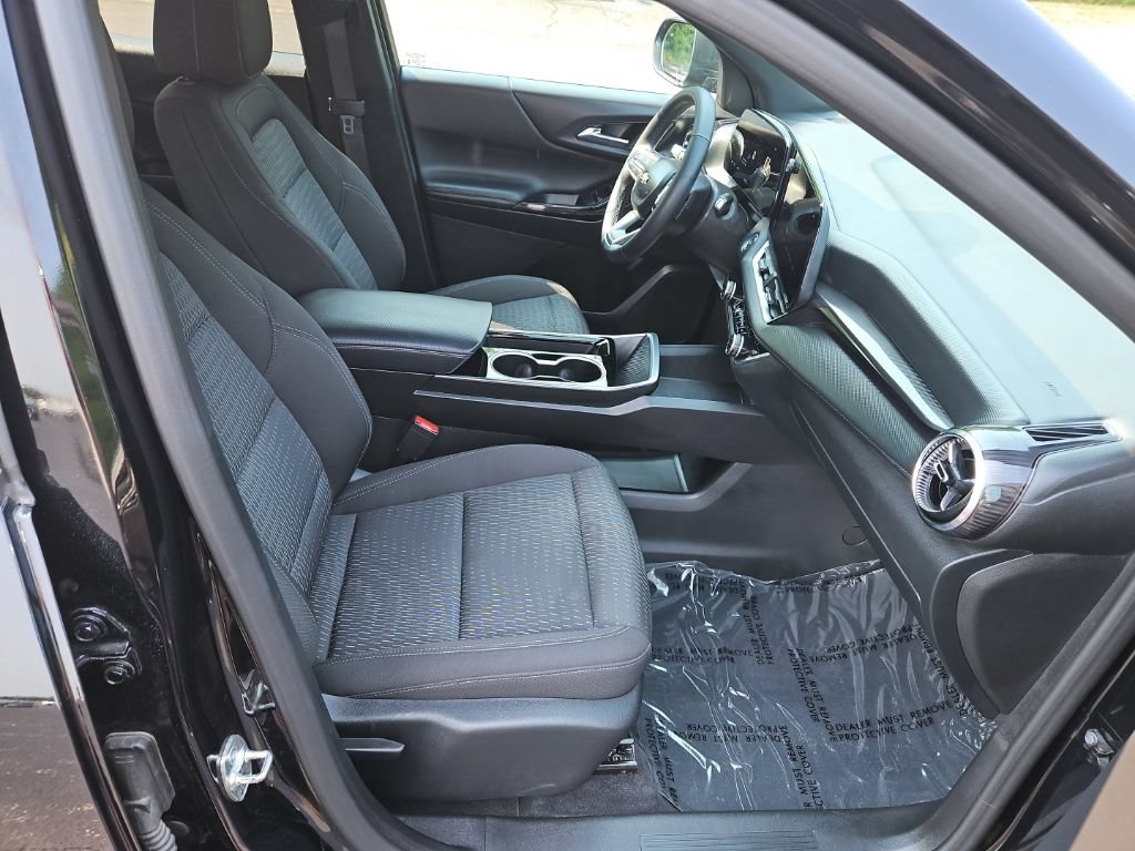 Used 2025 Chevrolet Equinox LT AWD/4WD image 32