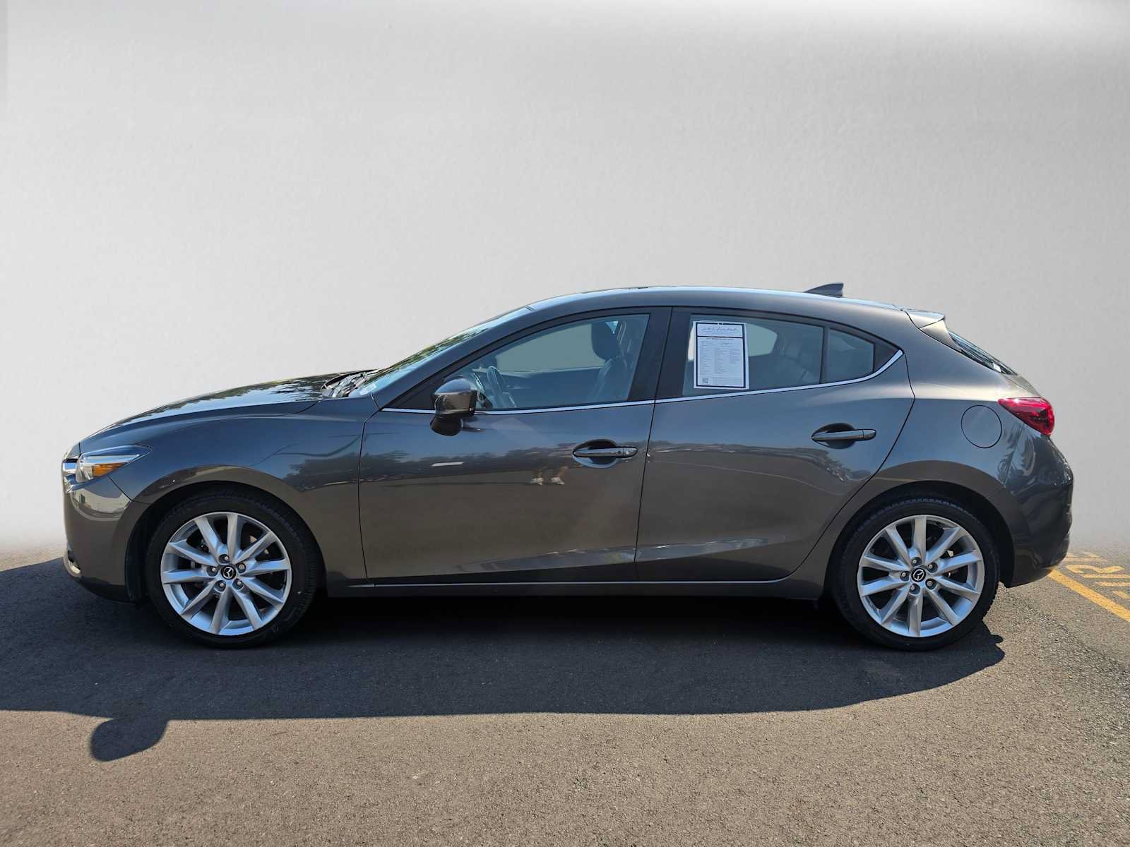 Used 2017 MAZDA MAZDA3 Grand Touring w/ Premium Equipment Package FWD image 6