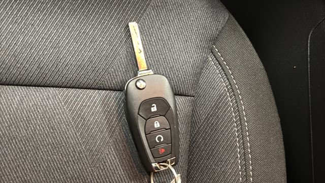 Used 2025 Chevrolet Trax LS w/ LS Convenience Package image 36