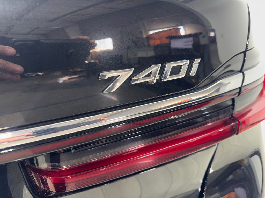 Used 2022 BMW 740i RWD image 23