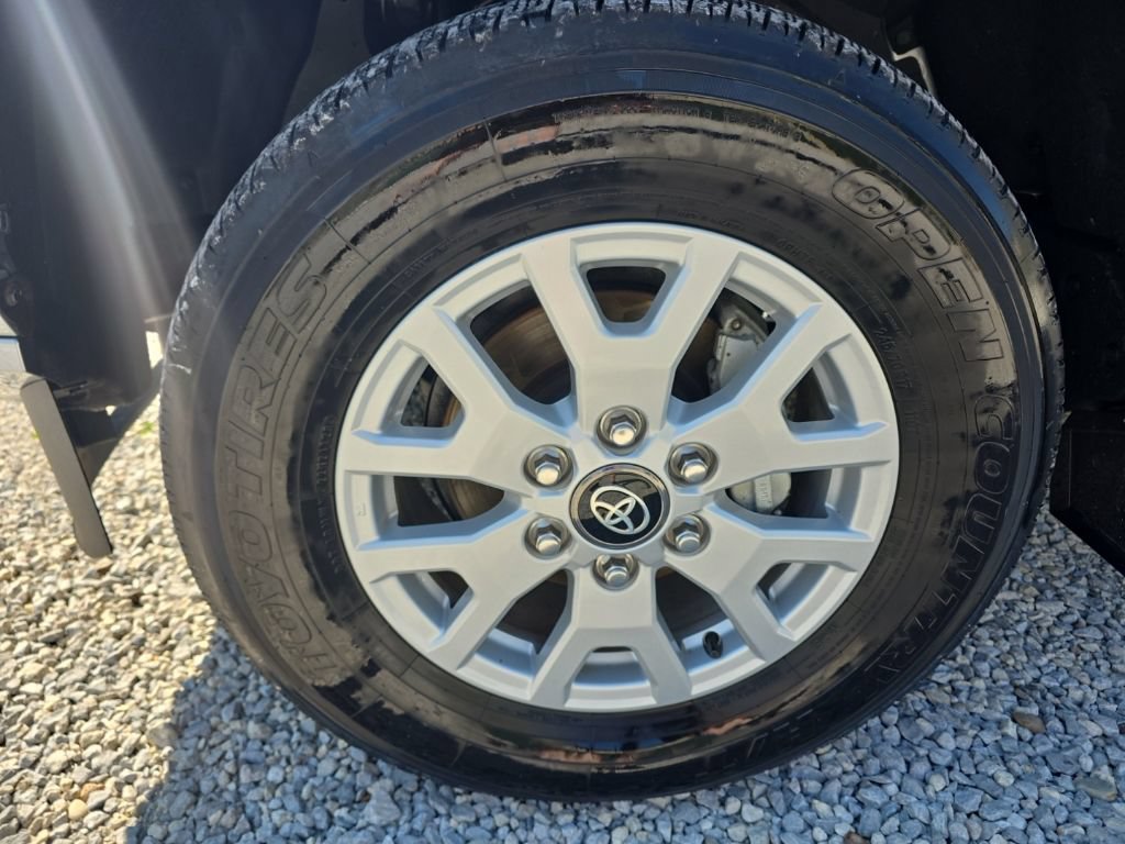 Certified 2024 Toyota Tacoma SR AWD/4WD image 10