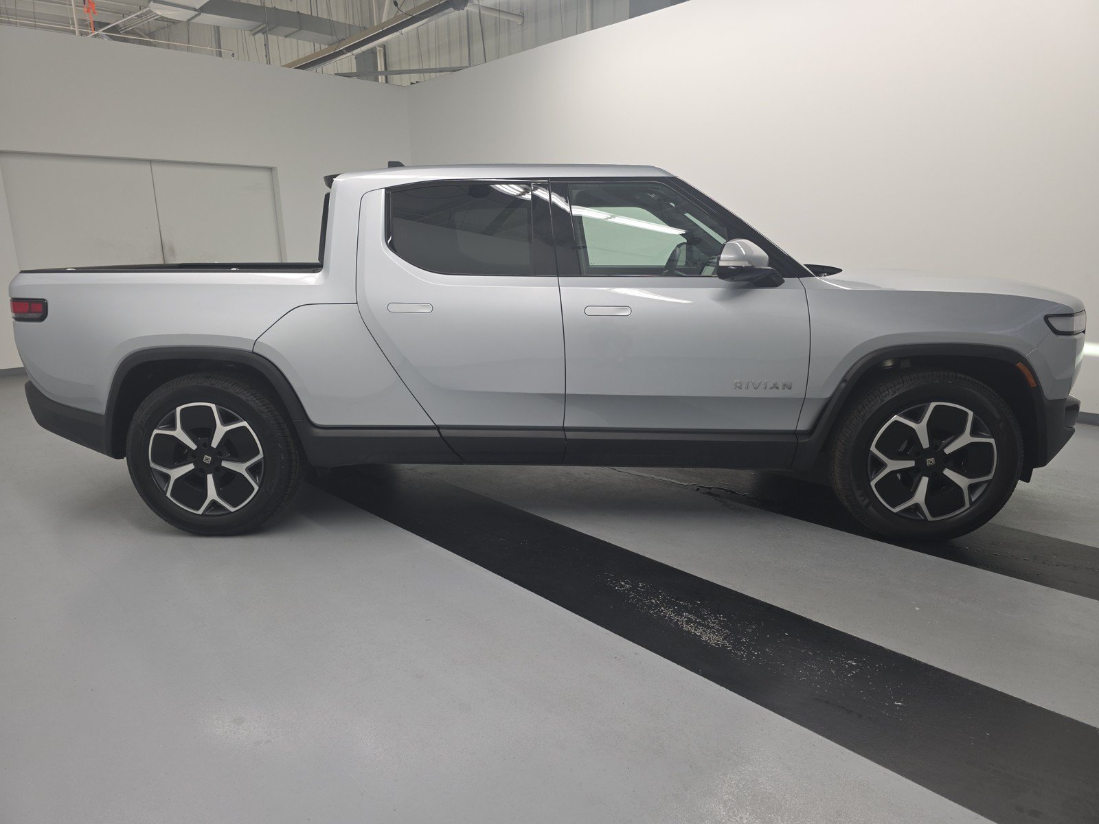 Used 2023 Rivian R1T Adventure AWD/4WD image 6