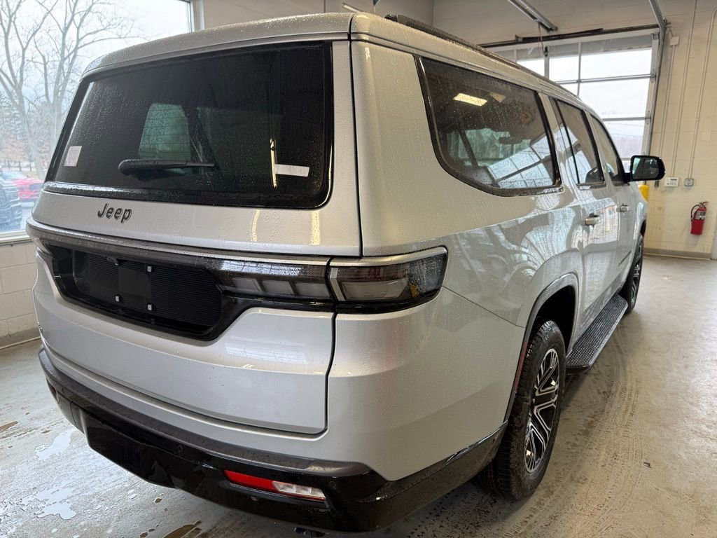 New 2026 Jeep Grand Wagoneer L 4WD w/ Premium Group I image 3