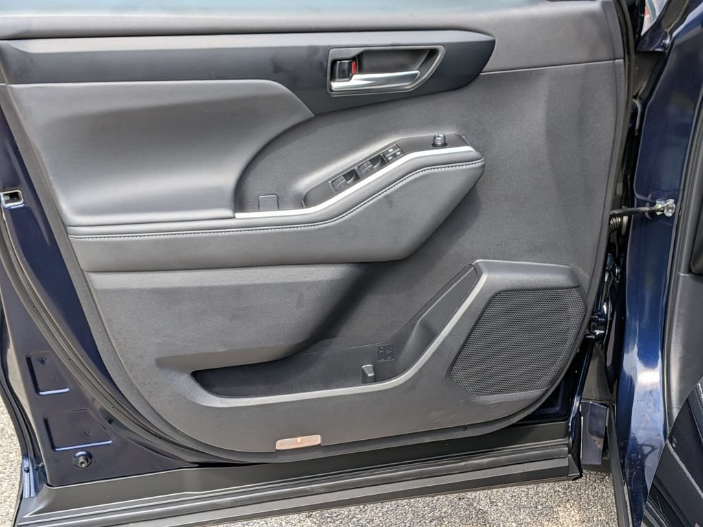 Used 2026 Toyota Highlander XLE AWD/4WD image 21