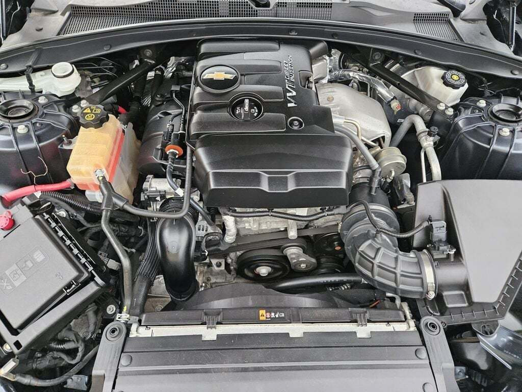 Used 2022 Chevrolet Camaro LT w/ Technology Package RWD image 20