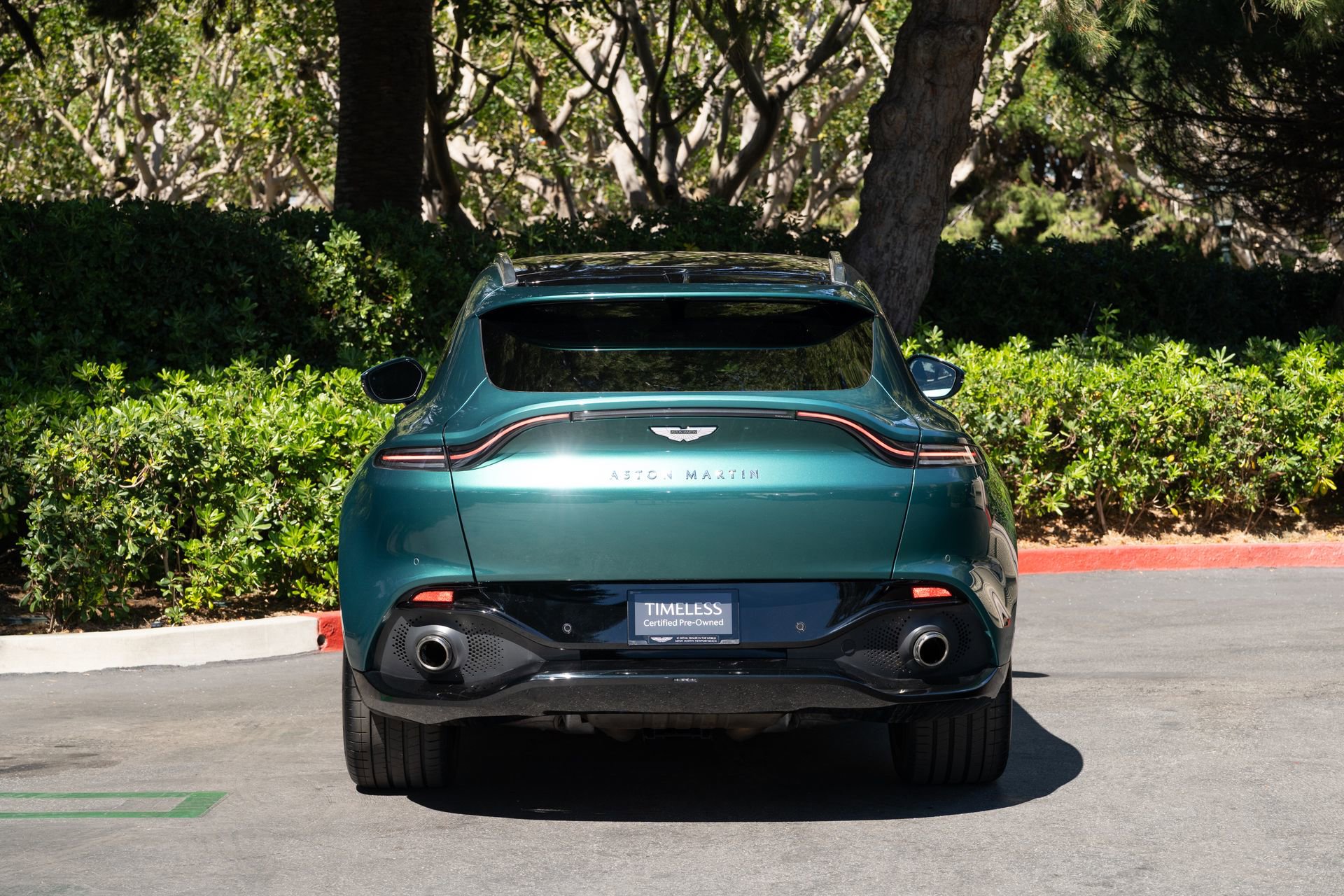 Used 2021 Aston Martin DBX AWD/4WD image 6
