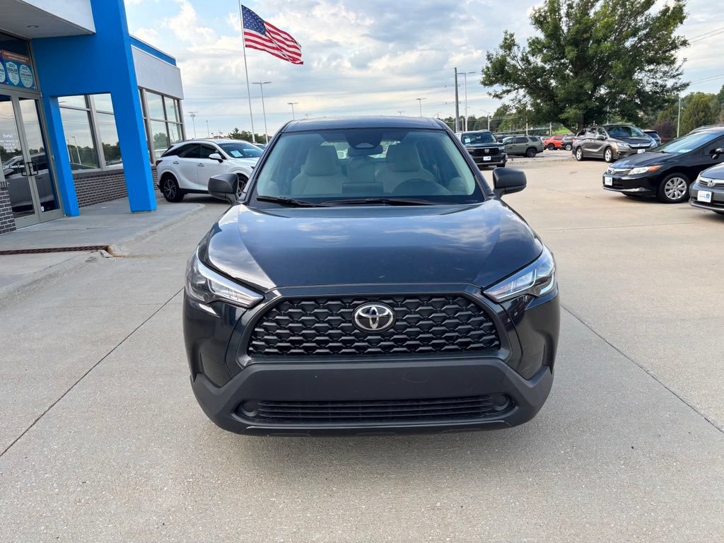 Used 2023 Toyota Corolla Cross L FWD image 2