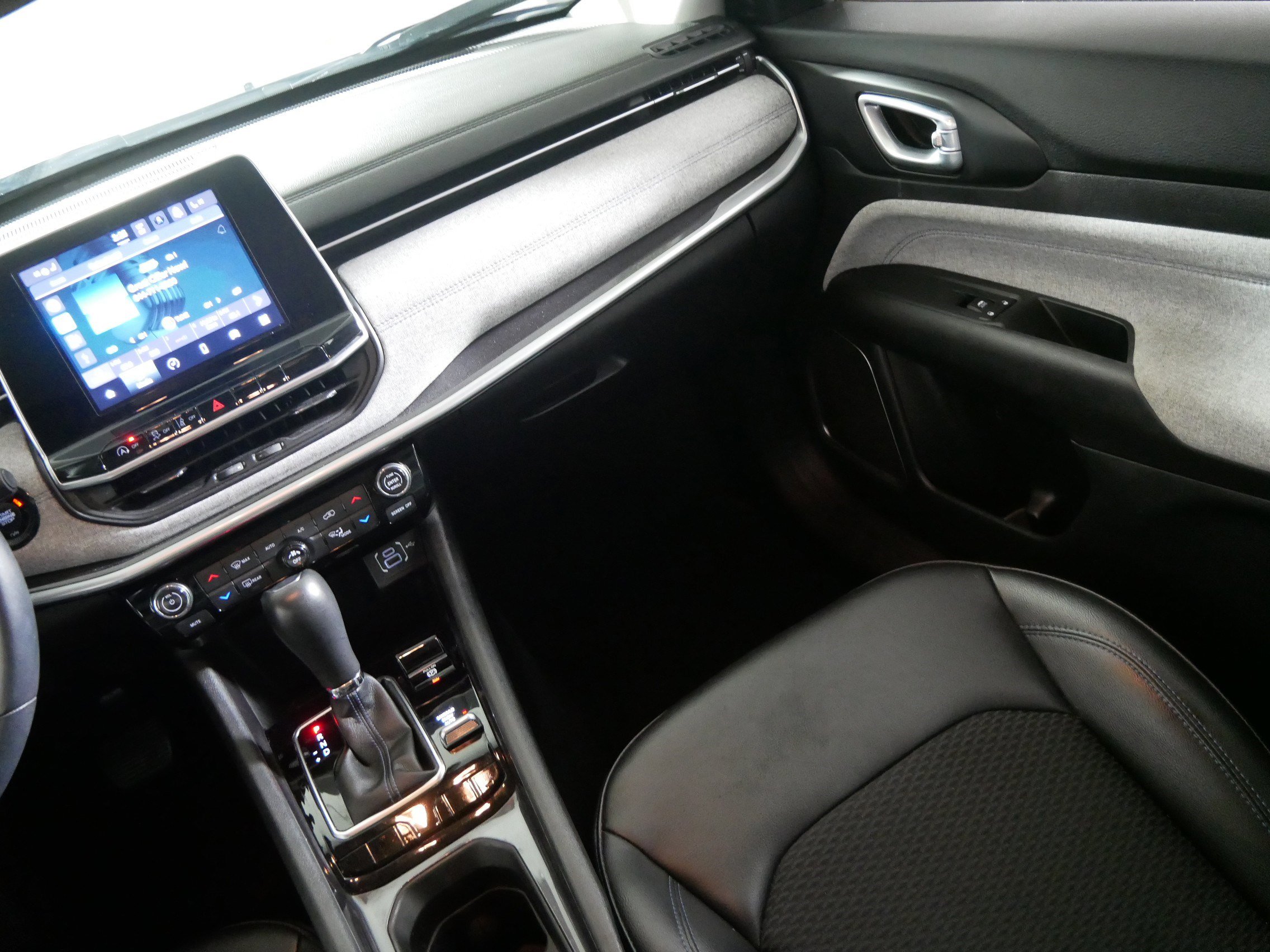 Used 2022 Jeep Compass Latitude w/ Convenience Group image 11