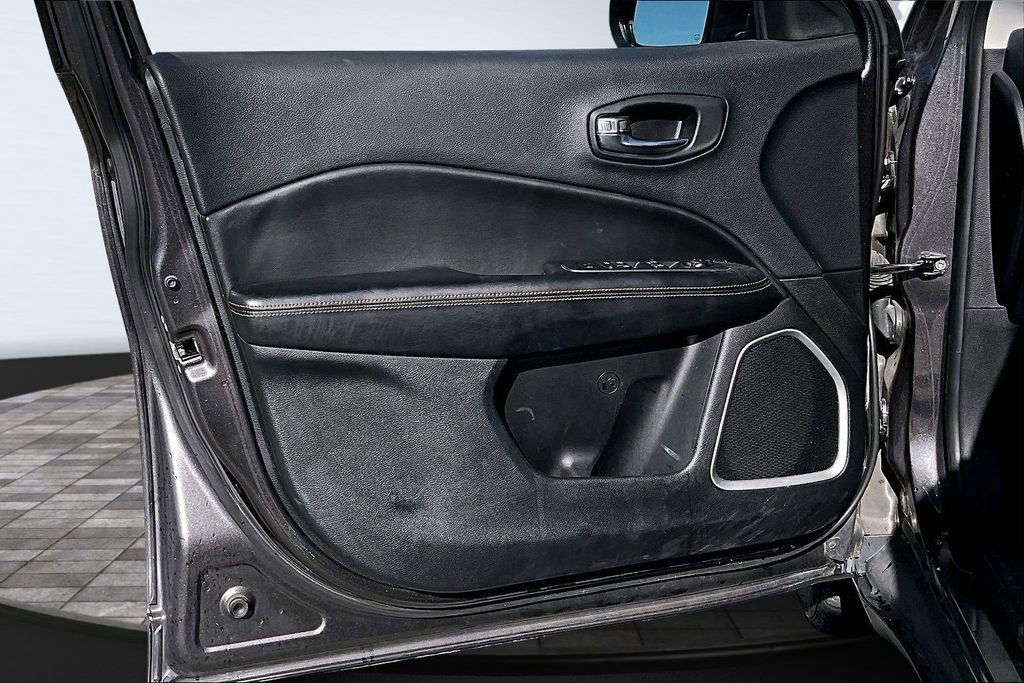 Used 2019 Jeep Compass Limited FWD image 13