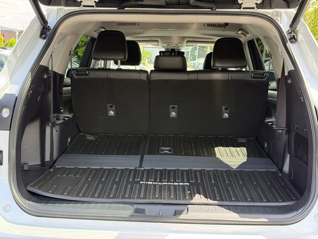 Used 2023 Toyota Highlander XLE FWD image 9