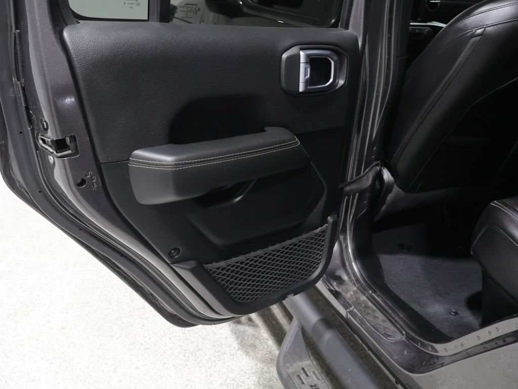 Used 2021 Jeep Gladiator Overland w/ Popular Equipment Package AWD/4WD image 17