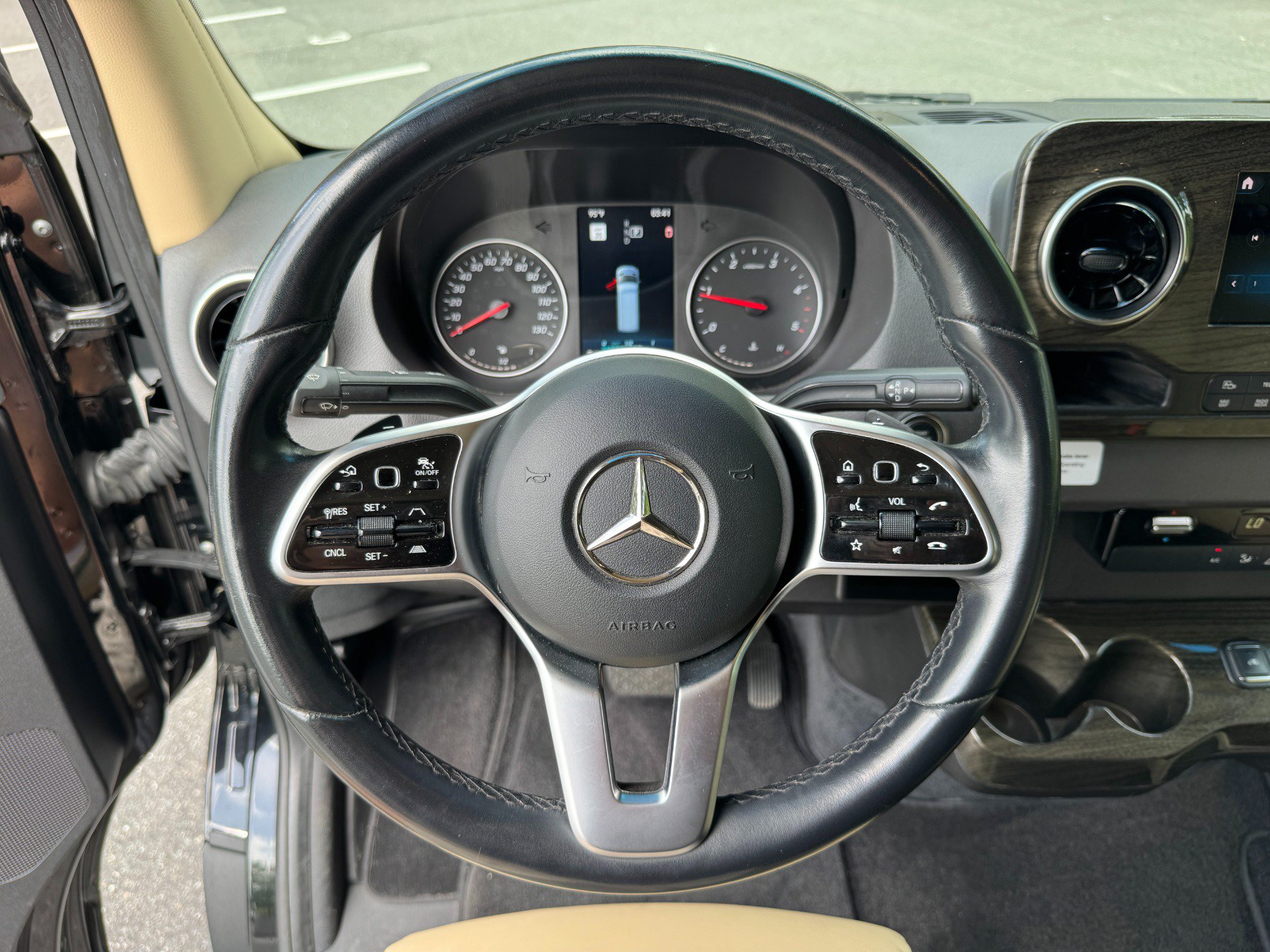 Used 2022 Mercedes-Benz Sprinter 3500 image 38