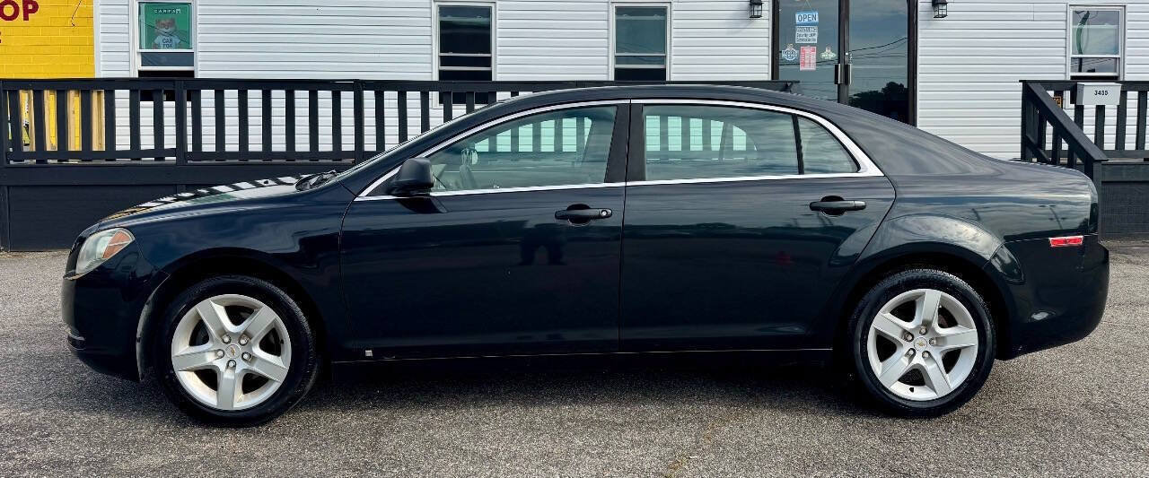 Used 2009 Chevrolet Malibu LS FWD image 2