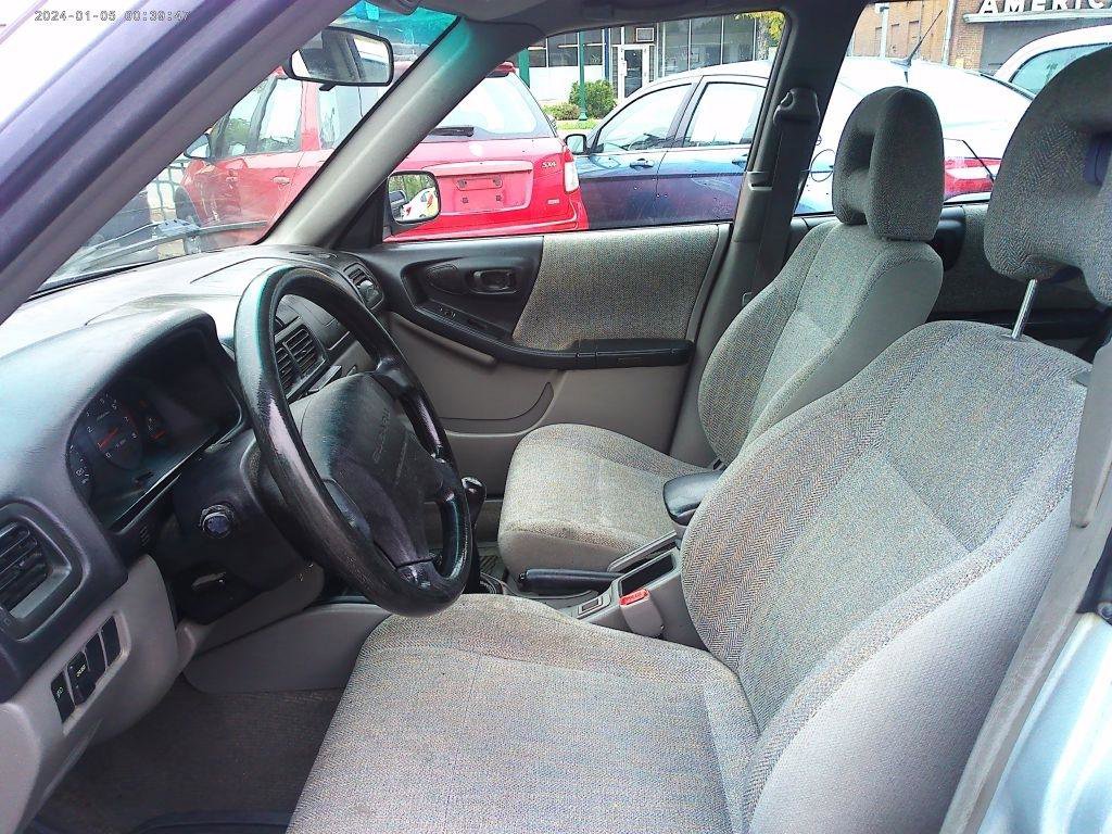 Used 2002 Subaru Forester L AWD/4WD image 7