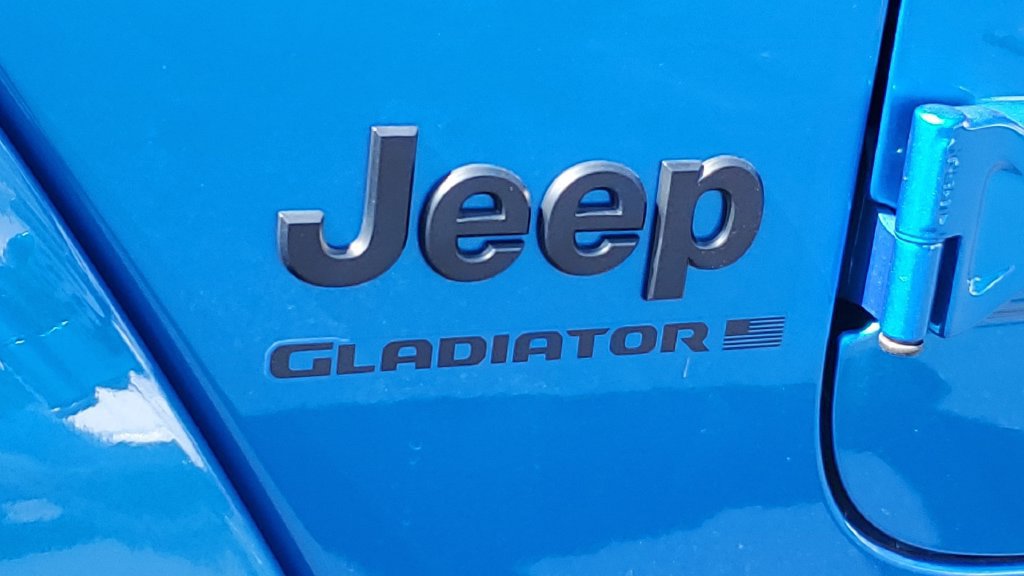 Used 2025 Jeep Gladiator Sport AWD/4WD image 8