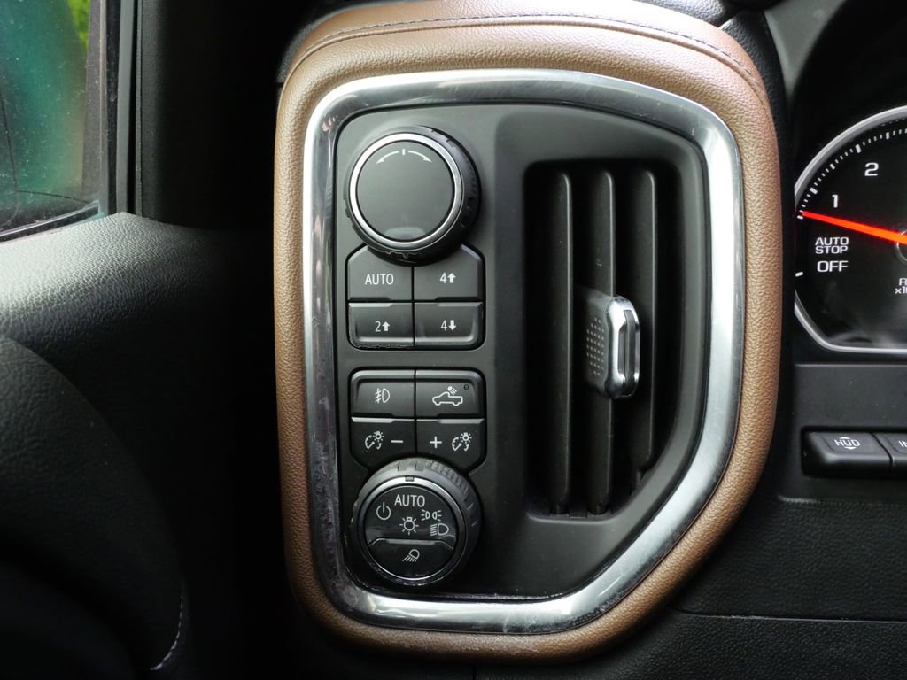Used 2019 Chevrolet Silverado 1500 High Country w/ Technology Package AWD/4WD image 15