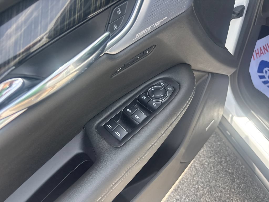 Used 2020 Cadillac XT6 Premium Luxury FWD image 16