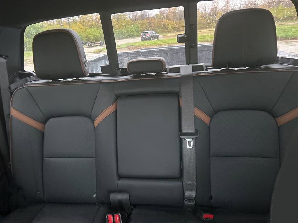 Used 2024 GMC Canyon AT4 w/ AT4 Premium Package image 31