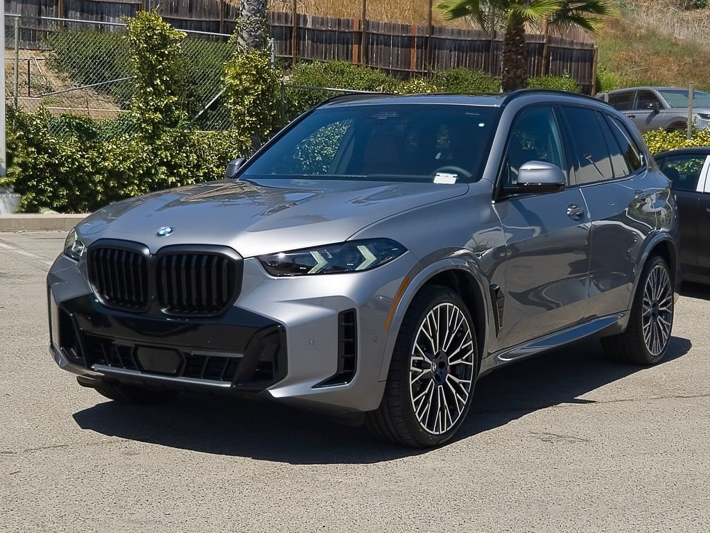 New 2026 BMW X5 xDrive40i w/ M Sport Package AWD/4WD image 3