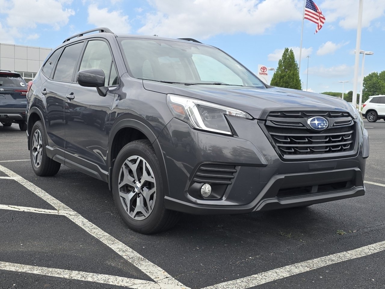 Used 2023 Subaru Forester Premium AWD/4WD image 3