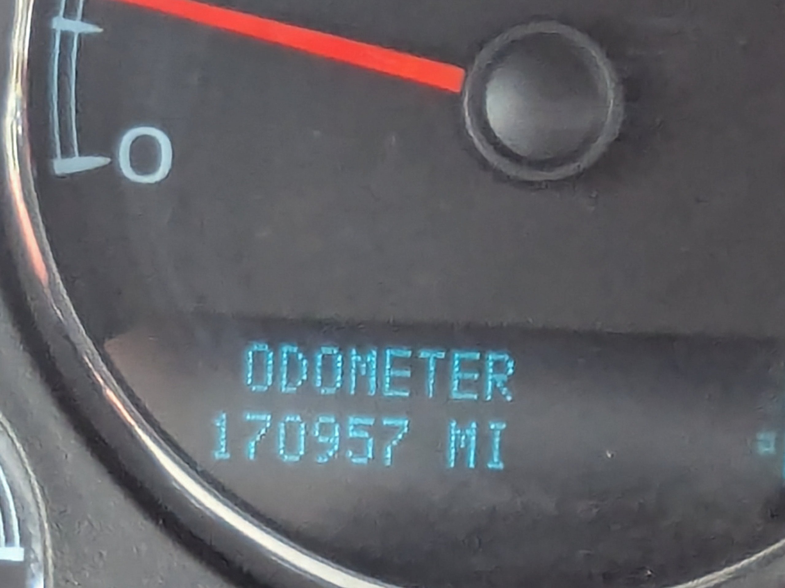 Used 2009 Chevrolet Suburban 2500 LS w/ Skid Plate Package AWD/4WD image 2