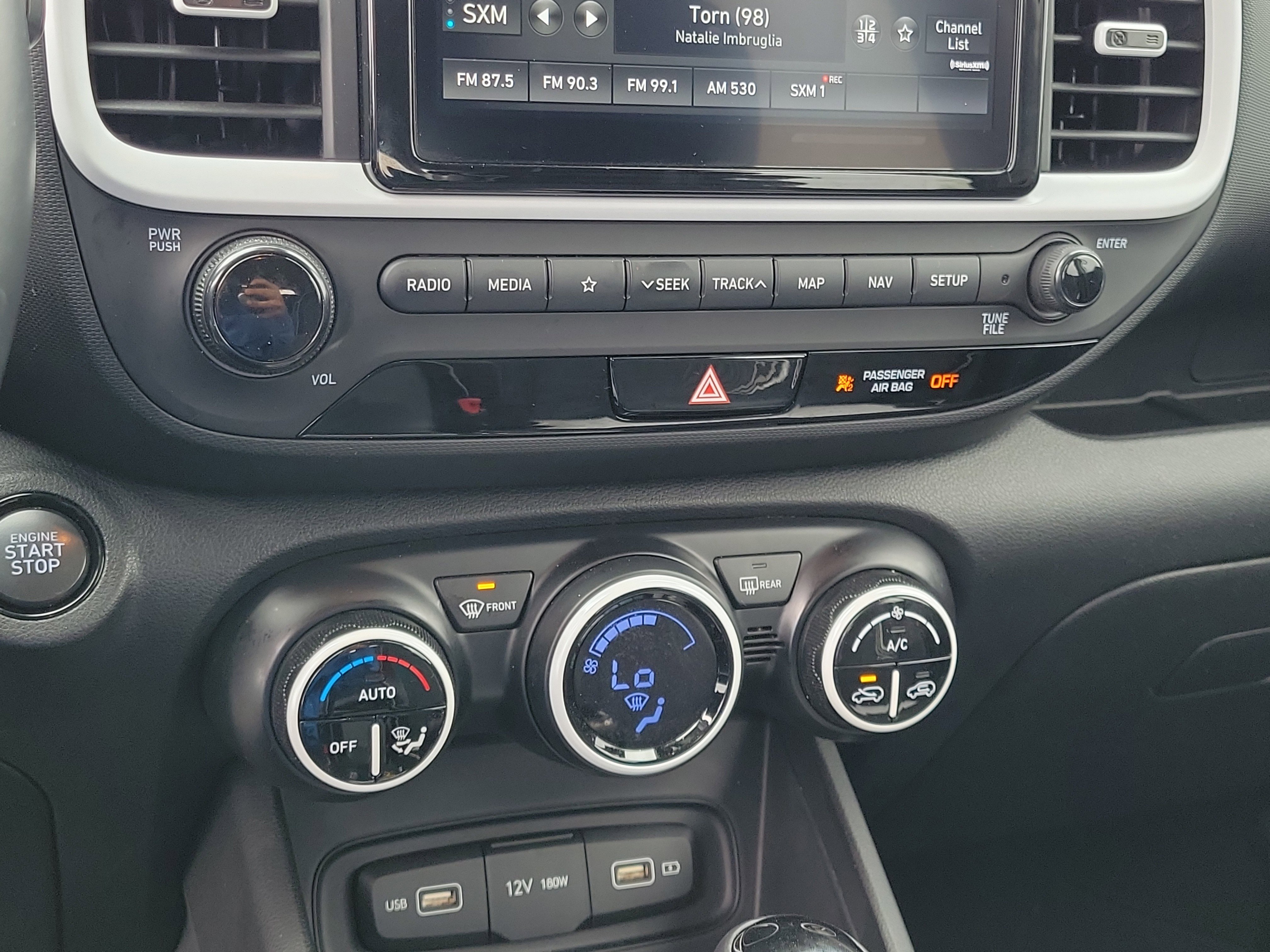 Used 2022 Hyundai Venue Limited FWD image 7