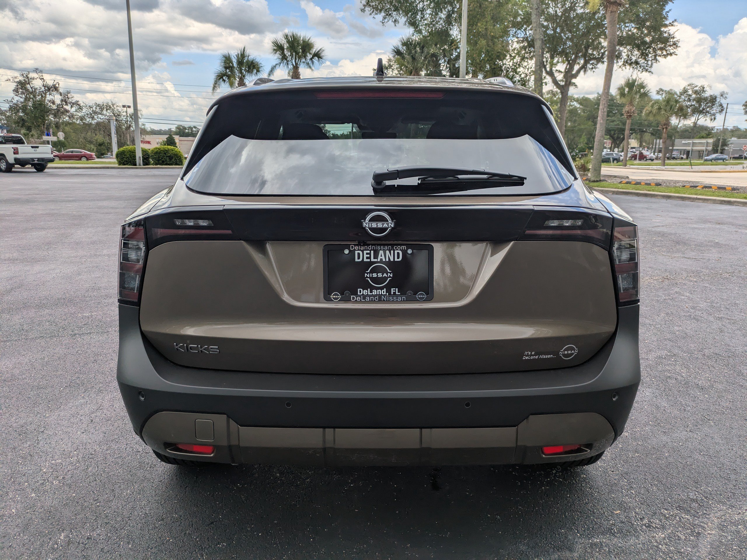 New 2026 Nissan Kicks SV w/ SV Premium Package FWD image 5