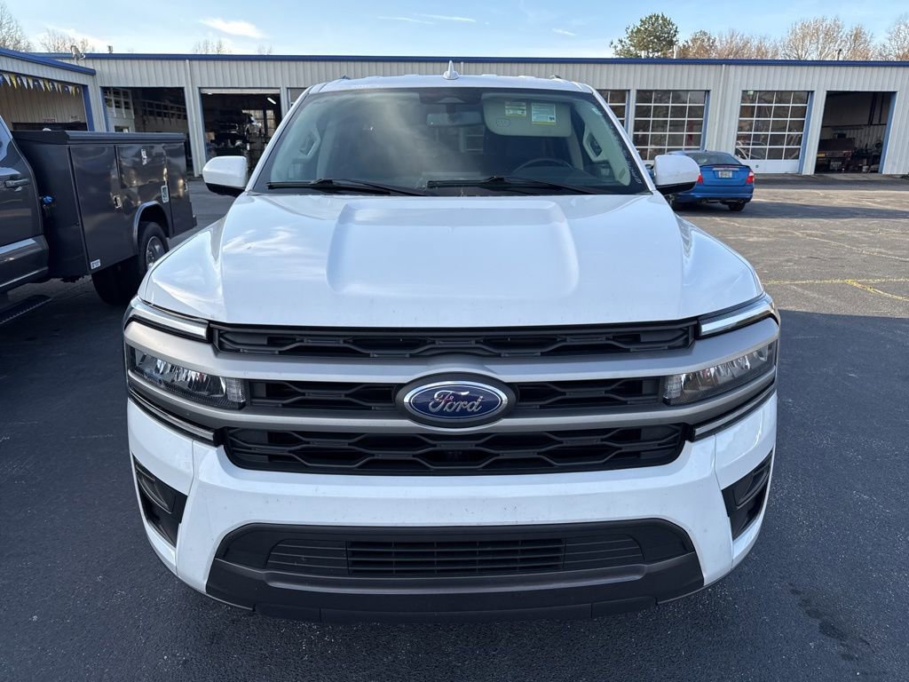 Used 2024 Ford Expedition Max XLT video 3