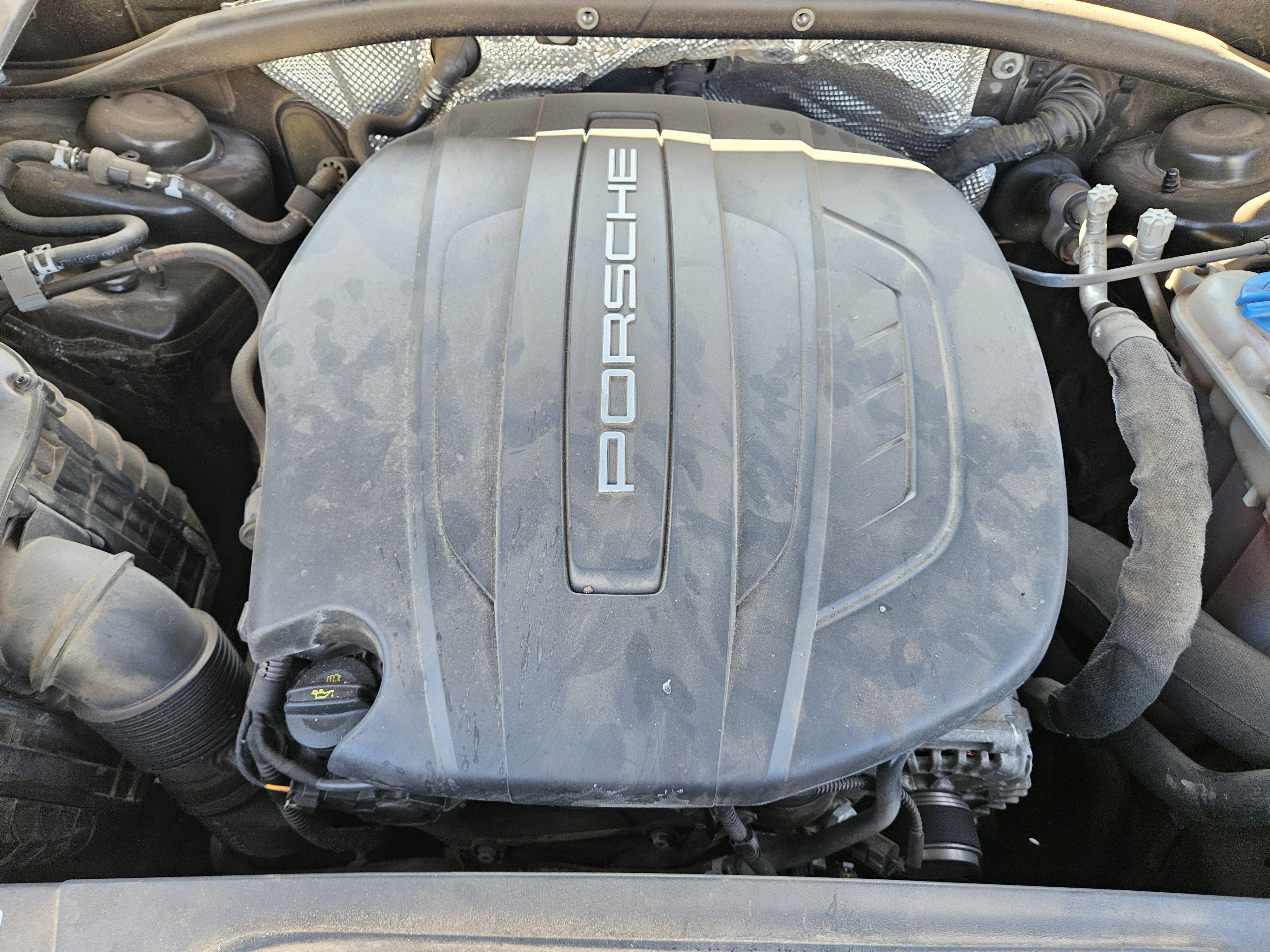 Certified 2017 Porsche Macan AWD/4WD image 30