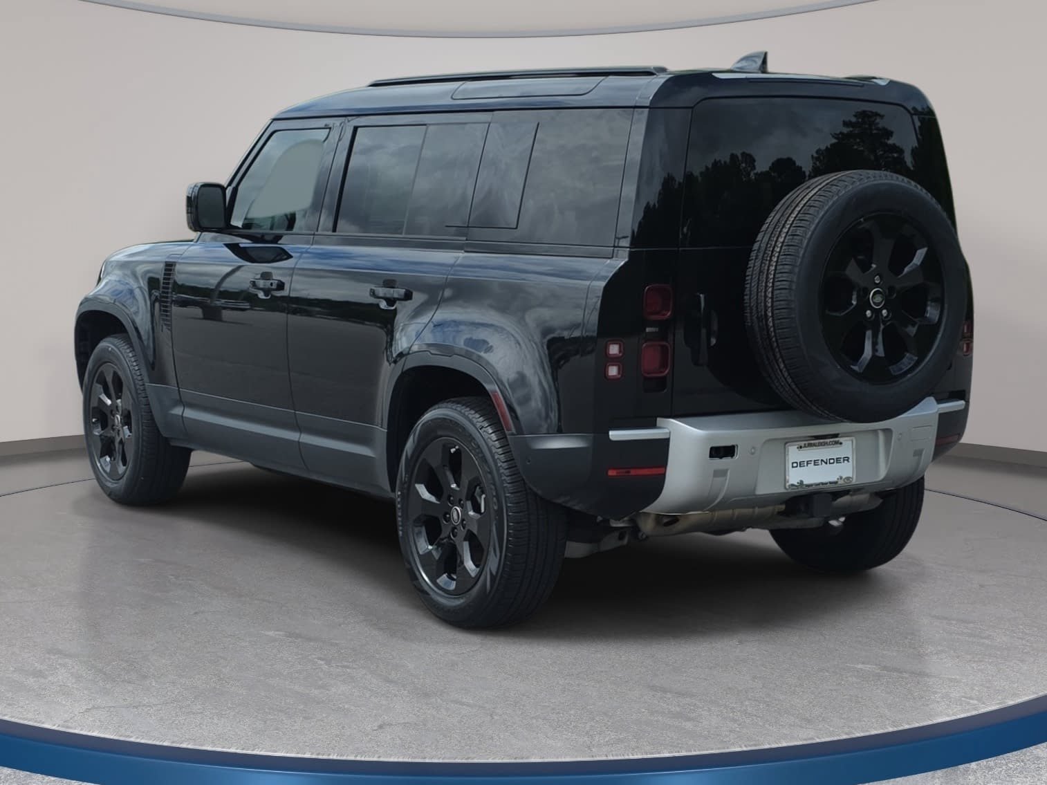 Certified 2025 Land Rover Defender 110 S AWD/4WD image 7
